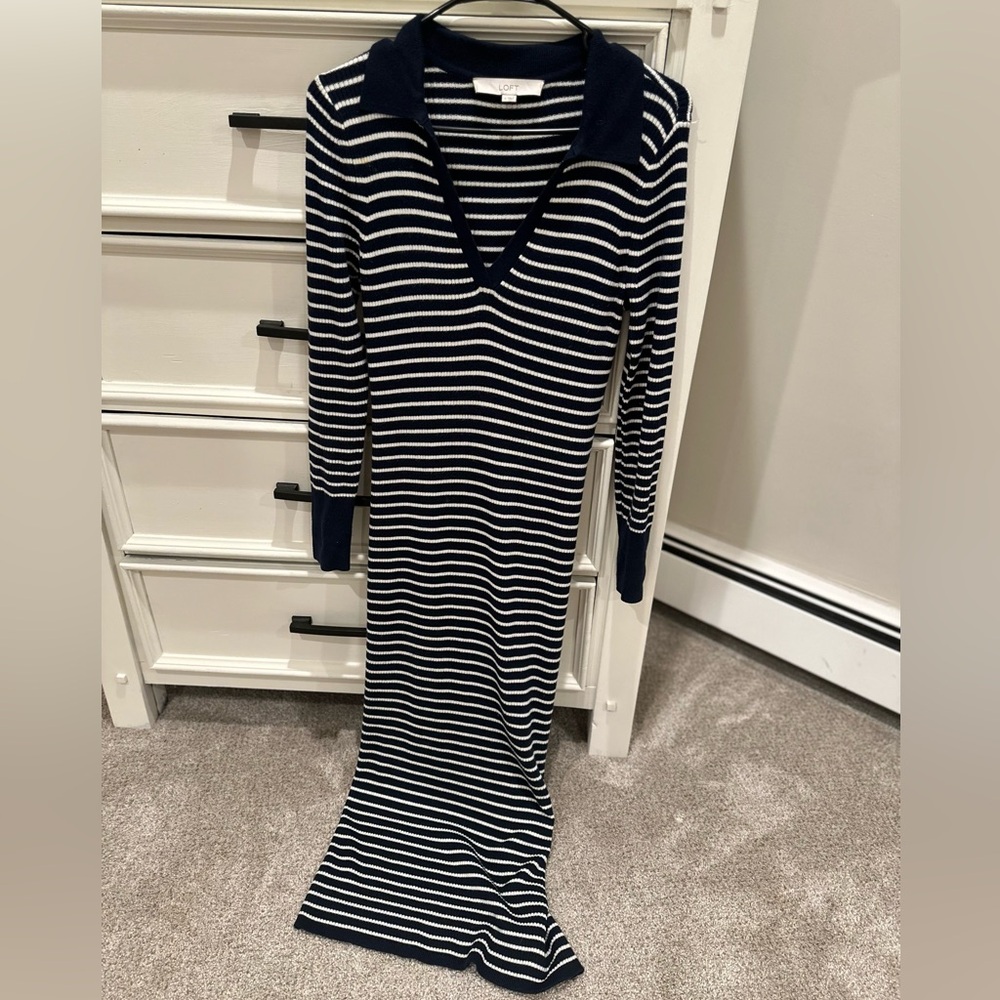 Knitwear; Navy/ white classic chic fitted dress